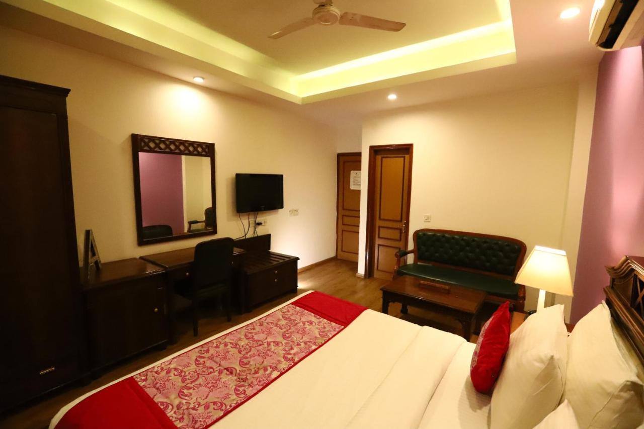 Hotel Ambica Palace Aiims New Delhi - Couple Friendly Local Id Accepted Exterior photo