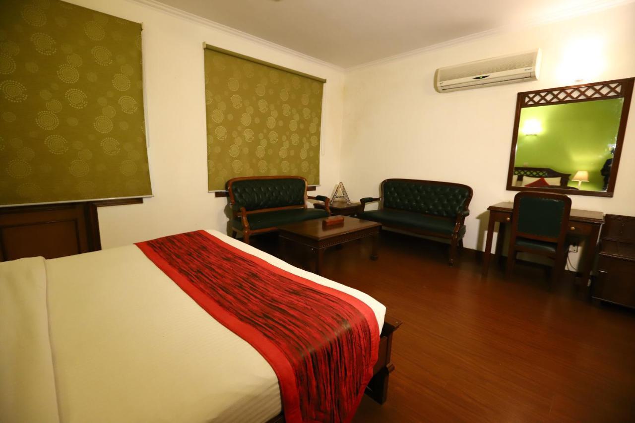 Hotel Ambica Palace Aiims New Delhi - Couple Friendly Local Id Accepted Exterior photo