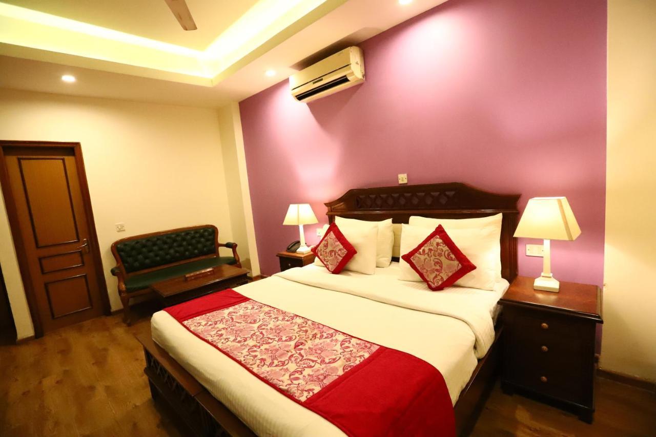 Hotel Ambica Palace Aiims New Delhi - Couple Friendly Local Id Accepted Exterior photo