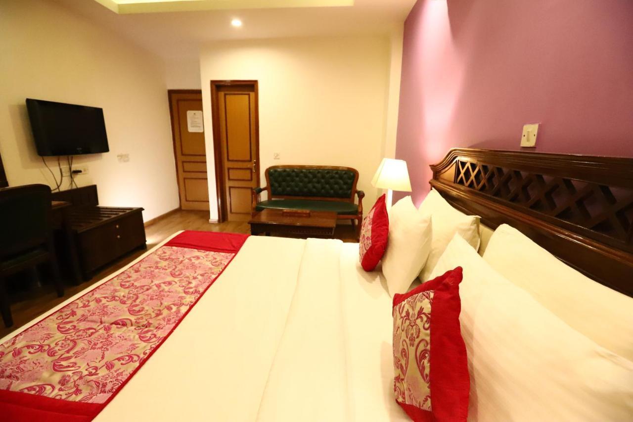 Hotel Ambica Palace Aiims New Delhi - Couple Friendly Local Id Accepted Exterior photo